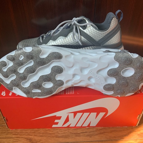Brand new nike react element 55 metallic silver - Picture 4 of 6
